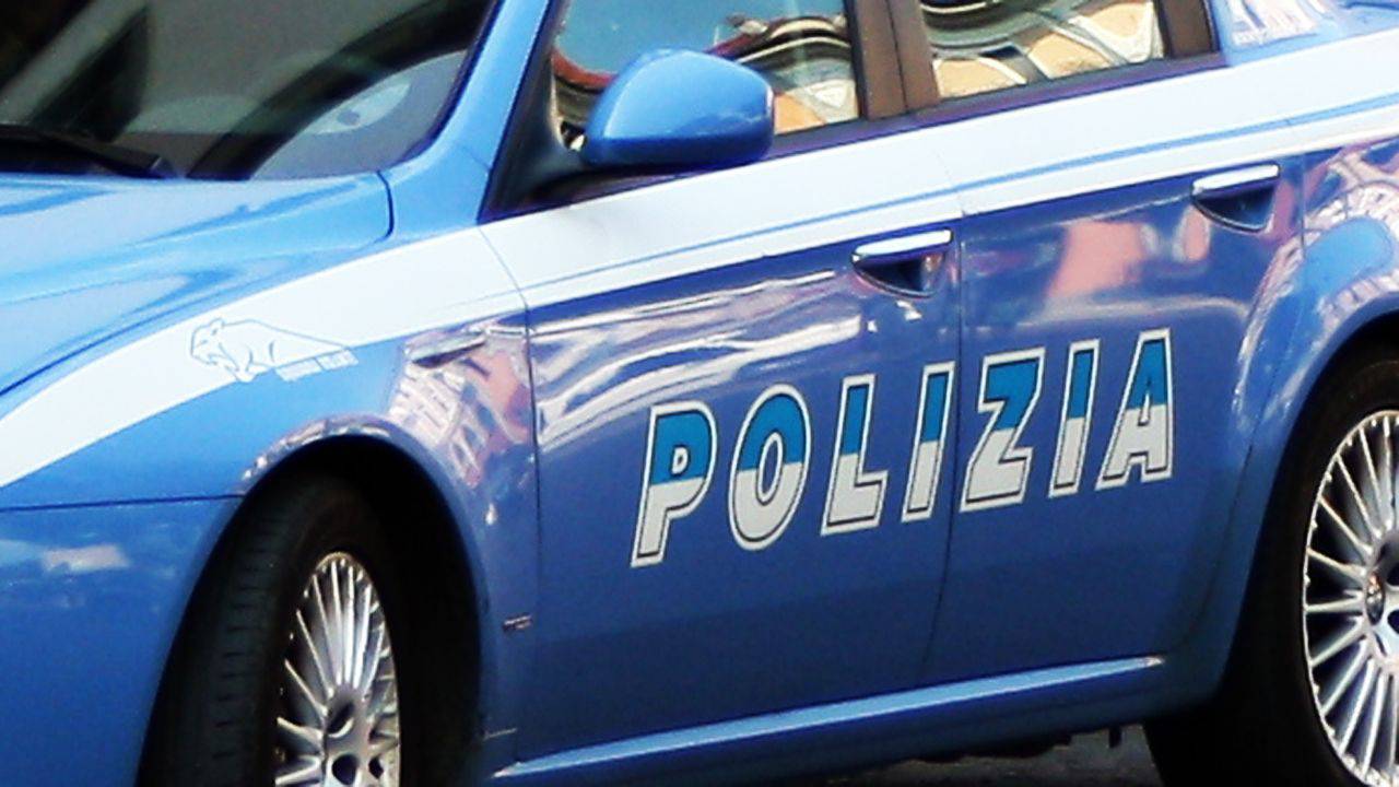 Imperia, ex fidanzato sempre ubriaco e violento: 33enne salvata dalla polizia