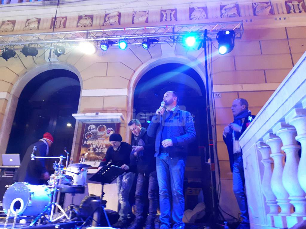 Imperia, il primo Capodanno della nuova via Cascione con la musica di Francesco Baccini