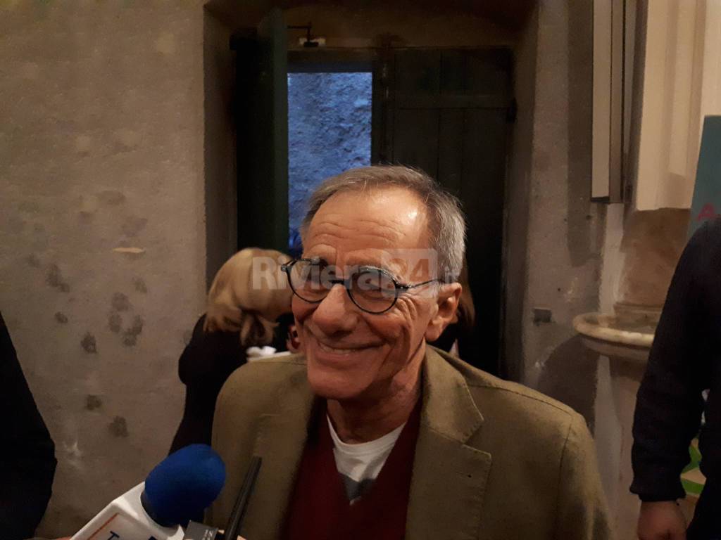 In massa a Cervo per il “professore” Roberto Vecchioni