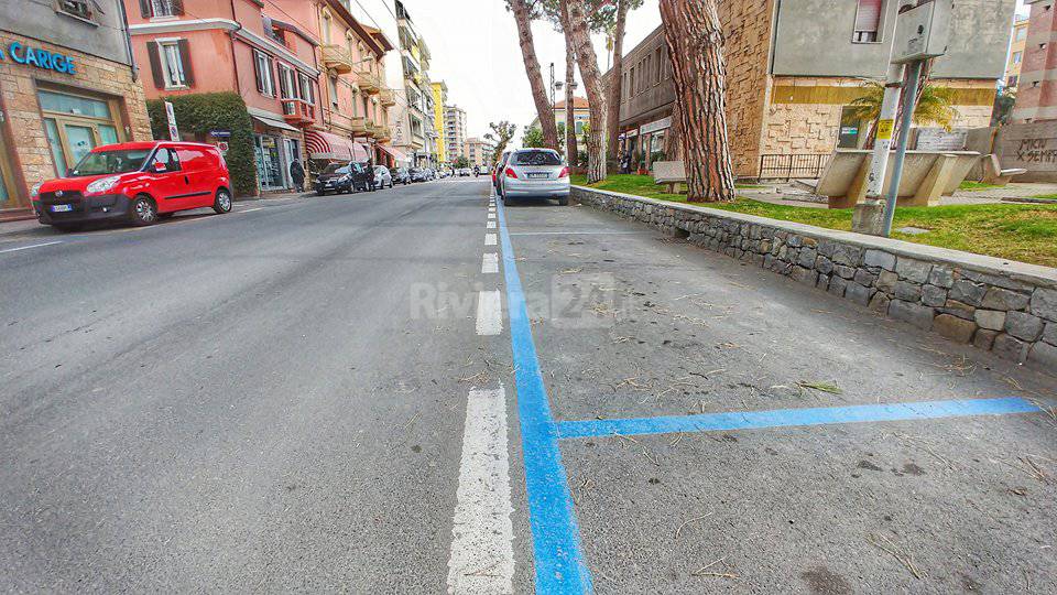 Riviera24-parcheggi blu a pagamento taggia