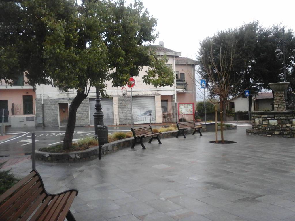 Pompeiana, restyling di piazza Dante: i parcheggi lasciano spazio ad un&#8217;area verde