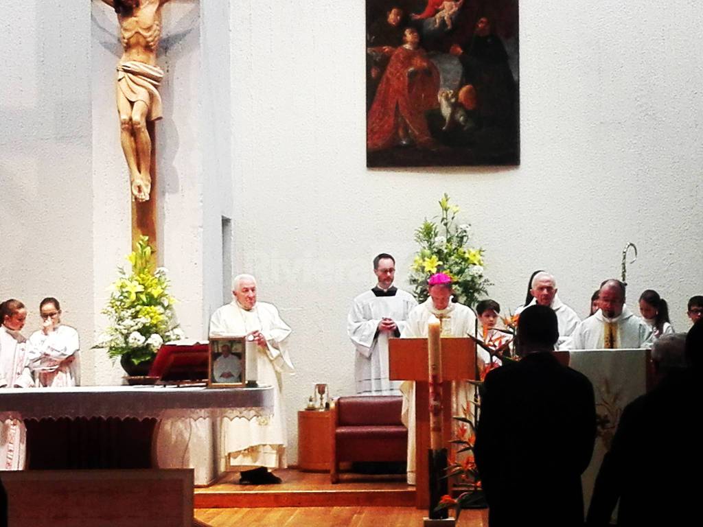 Vallecrosia ricorda mons. Palmero scomparso cinque anni fa, chiesa gremita per il primo parroco di San Rocco