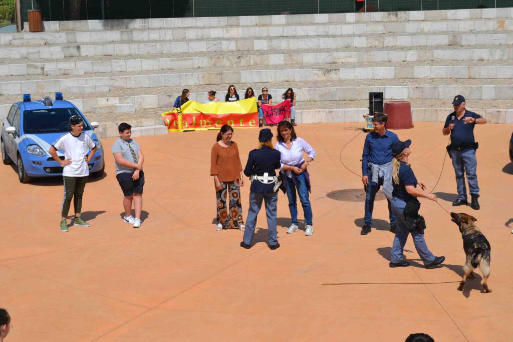 Camporosso, 150 studenti alla passeggiata della legalità “Il piacere di giocare sano” promossa dalla Polizia di Stato 