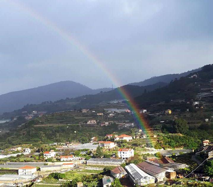 Sanremo, lo spettacolo dell&#8217;arcobaleno strega gli utenti Facebook matuziani