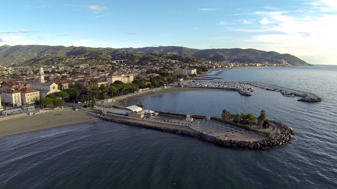 Diano Marina, cambia la viabilità in via Matteotti per potatura alberi