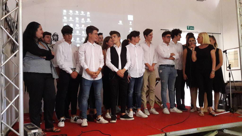 Sanremo, i ragazzi del liceo Cassini presentano “Tenco: un album dopo l’altro”