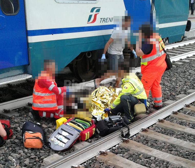 Diano Marina, è una donna la persona investita da un treno: rischia l’amputazione di una gamba