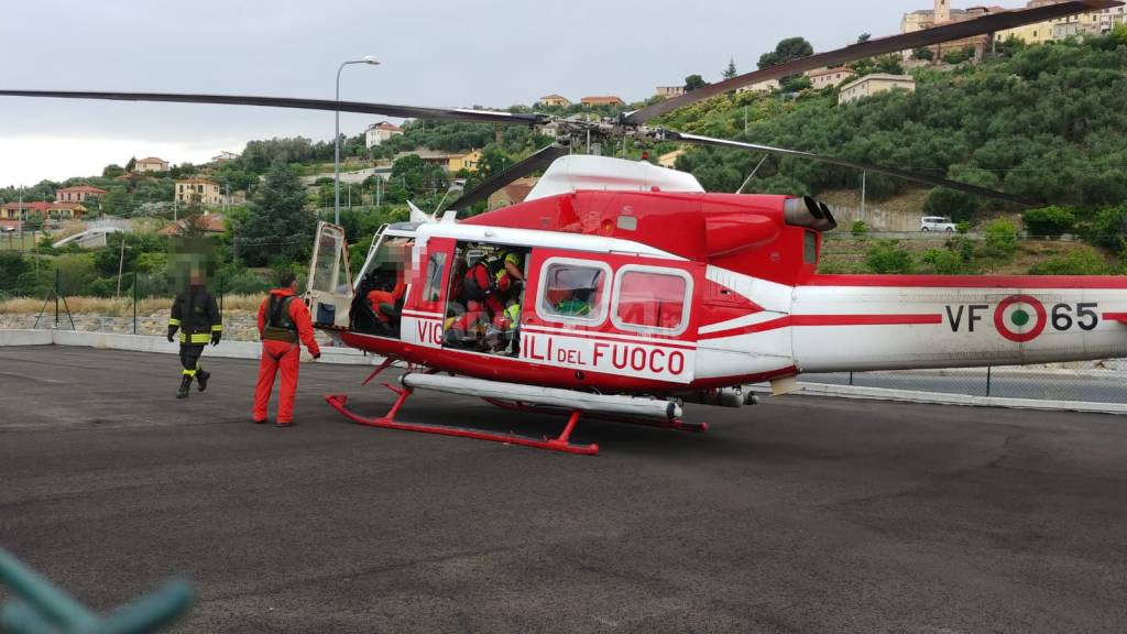 Diano Marina, è una donna la persona investita da un treno: rischia l’amputazione di una gamba