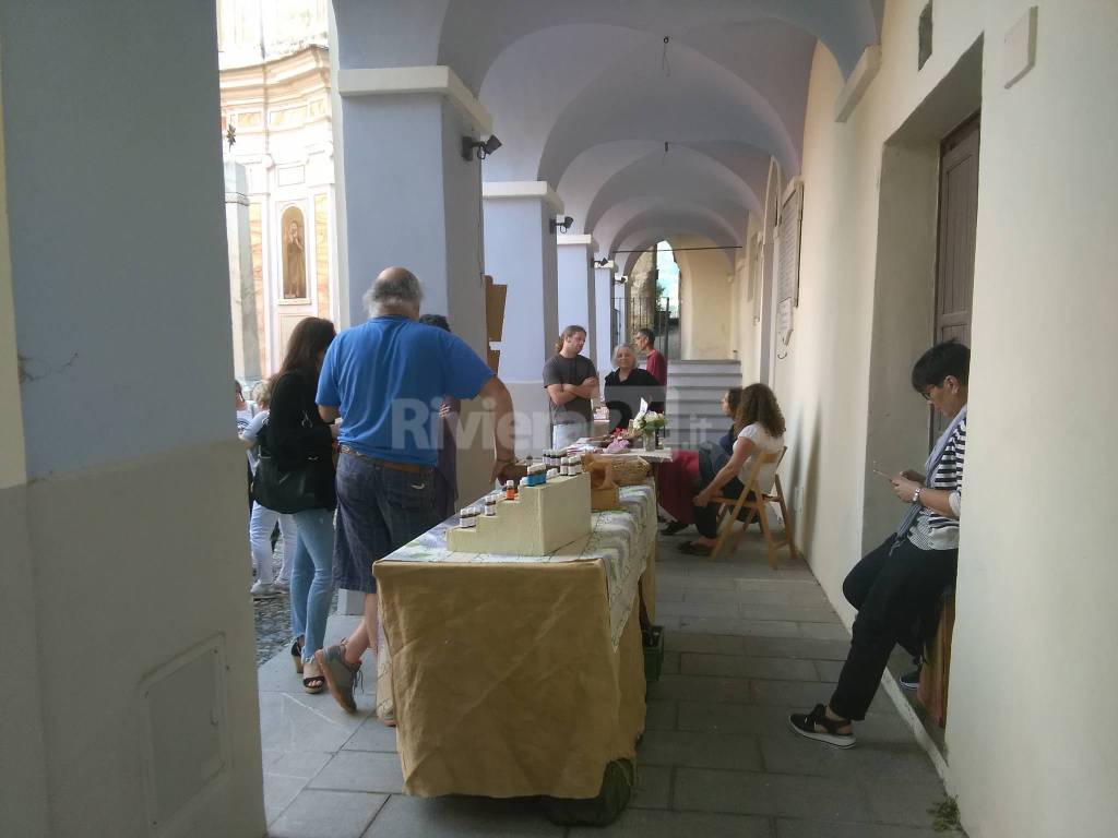 Mercatini, show cooking e prodotti liguri a Vallebona per “Verità, bugie e fior d’arancio”