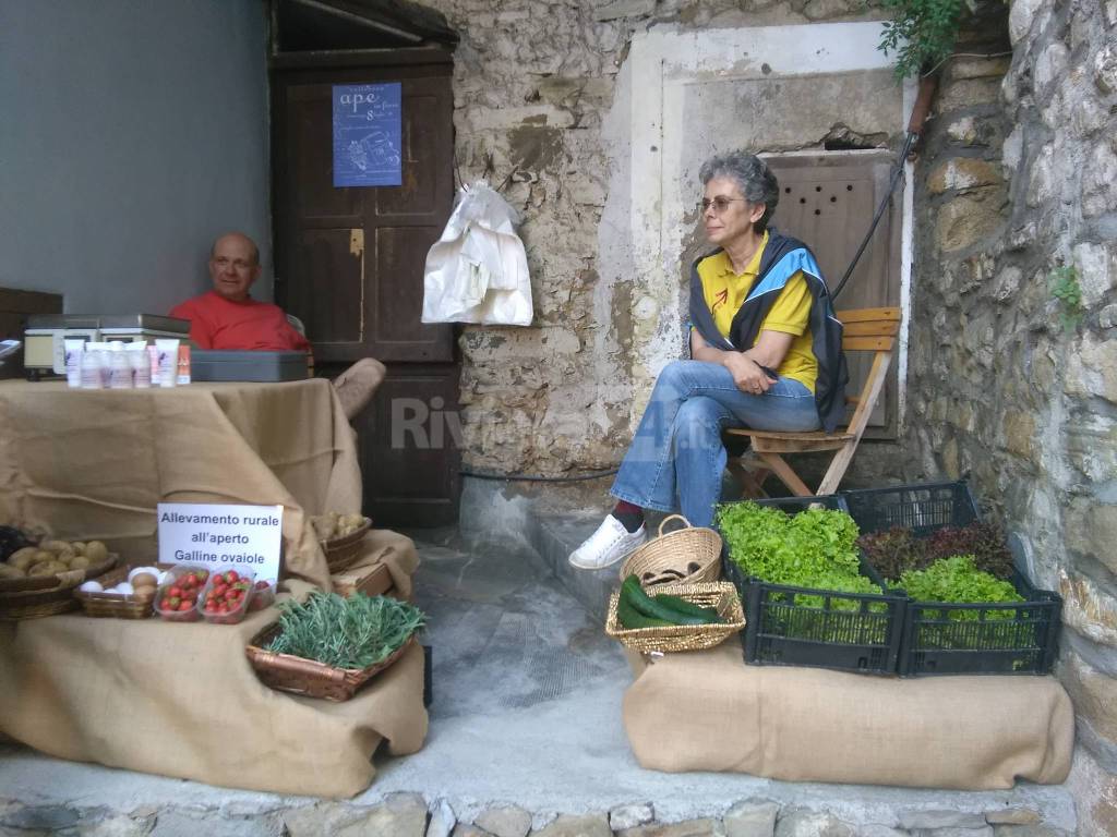 Mercatini, show cooking e prodotti liguri a Vallebona per “Verità, bugie e fior d’arancio”