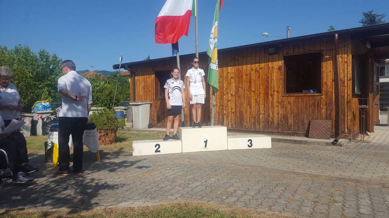 Alessia Ghilino e Giacomo Cassini dell’Archery club Ventimiglia campioni regionali a Sarzana