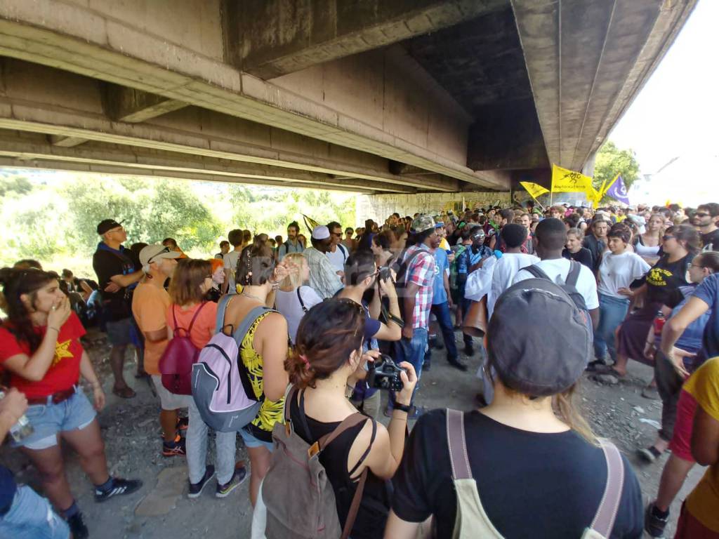 Ventimiglia, un flash mob per fermare la possibile chiusura del Campo Roja. Mobilitazione dei solidali