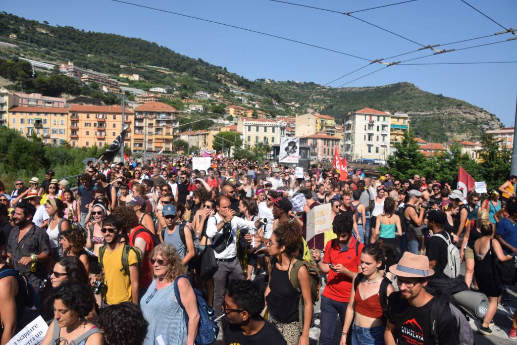 Oltre 4mila persone per una Ventimiglia &#8220;città aperta&#8221;