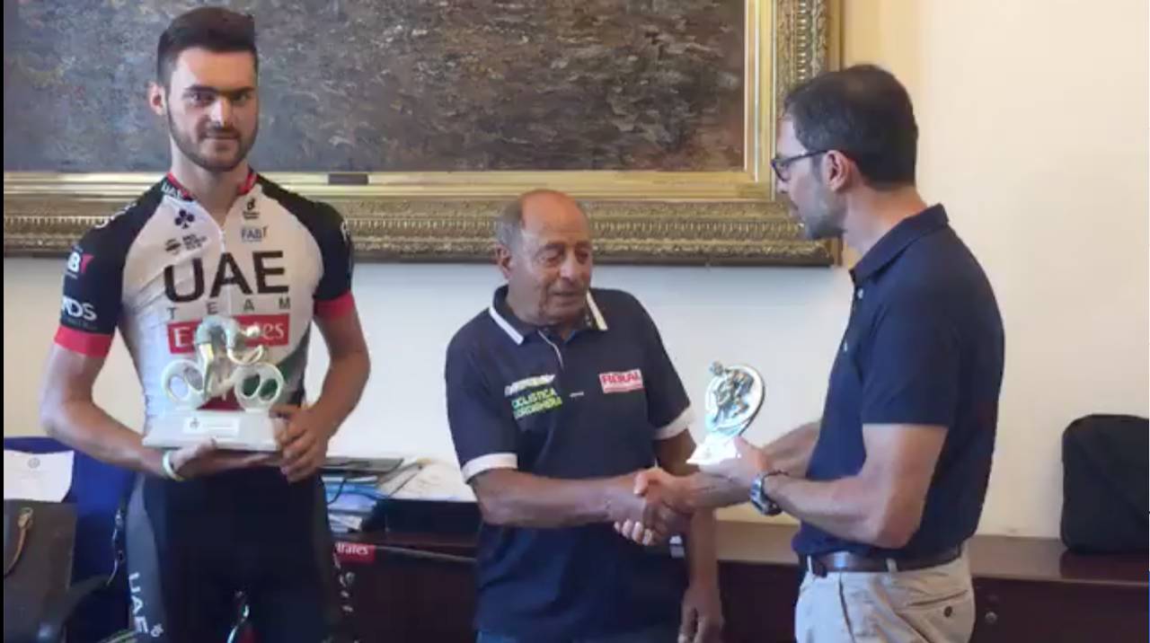 Bordighera, il sindaco Ingenito premia il campione Oliviero Troia