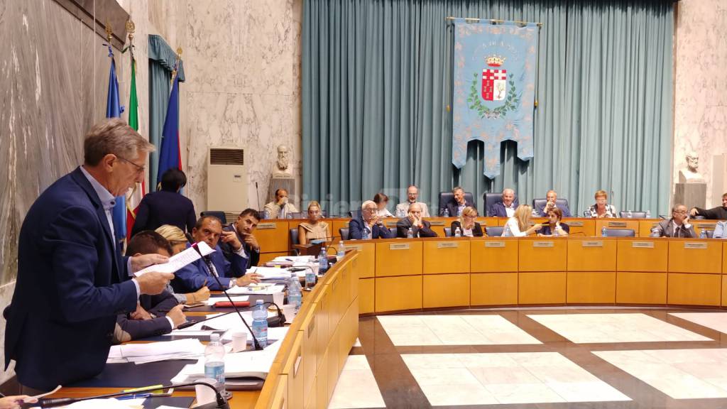 Imperia, la maggioranza contro Abbo: «Non accettiamo lezioni dal responsabile delle cartelle pazze»