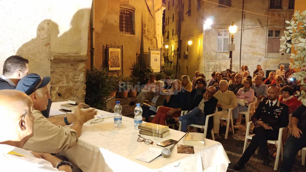 Imperia, Marino Magliani ieri sera a “Un libro in piazza”