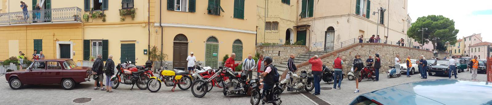 riviera24 -  Raduno di veicoli e moto d'epoca a Imperia