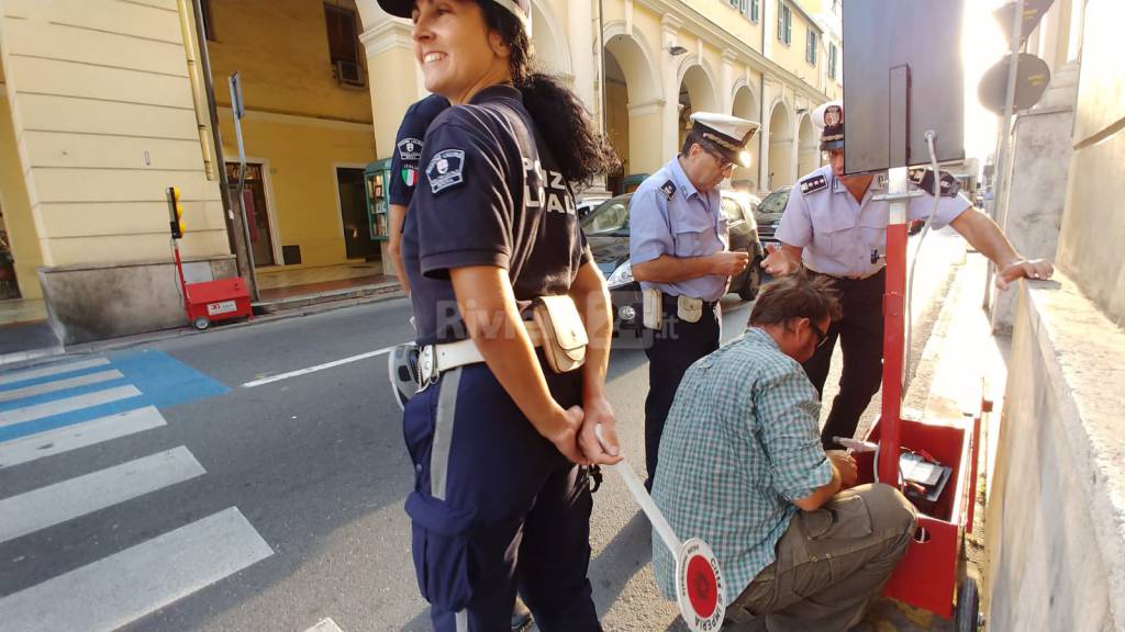 riviera24 -Semaforo tra via Bonfante e piazza Dante a Imperia