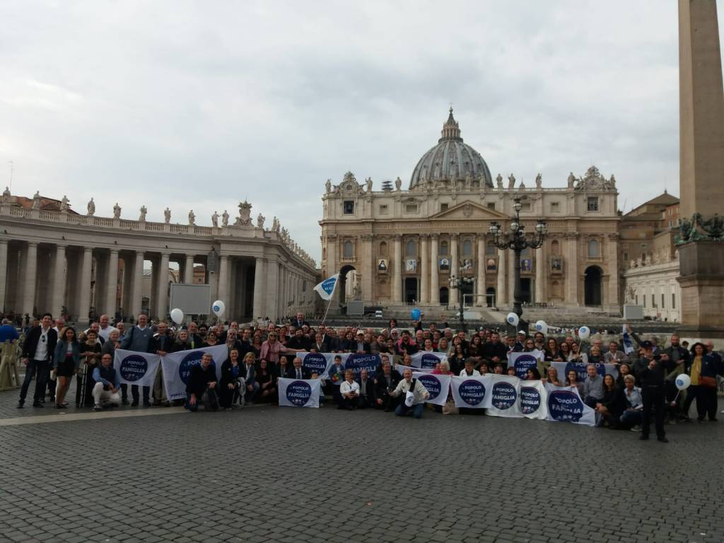 Il Popolo della Famiglia di Imperia in udienza a San Pietro, Papa Francesco riceve Mario Adinolfi