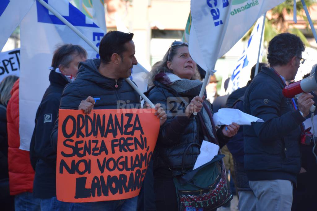 Manifestazione contro ordinanza Ioculano