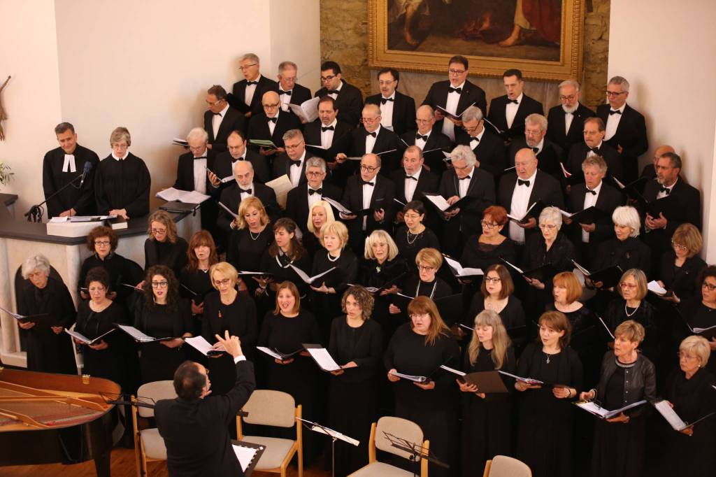 Sanremo, Coro Filarmonico Musica Nova in concerto nella chiesa di Santo Stefano