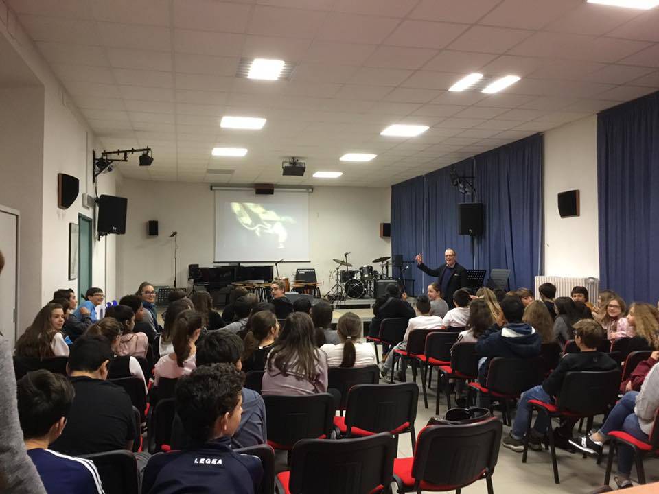 All’istituto “Sanremo Centro Levante” va in scena l’incontro “Cantautori nelle scuole”