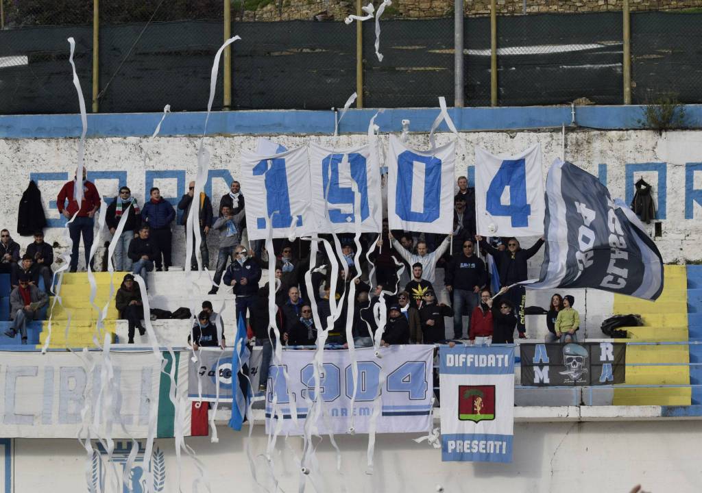 riviera24 - ultras tifosi sanremese gradinata nord