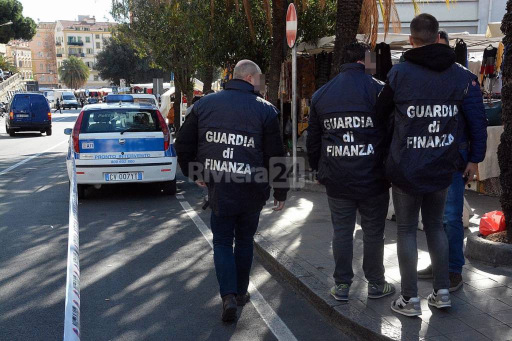 riviera24 - guardia di finanza mercato sanremo