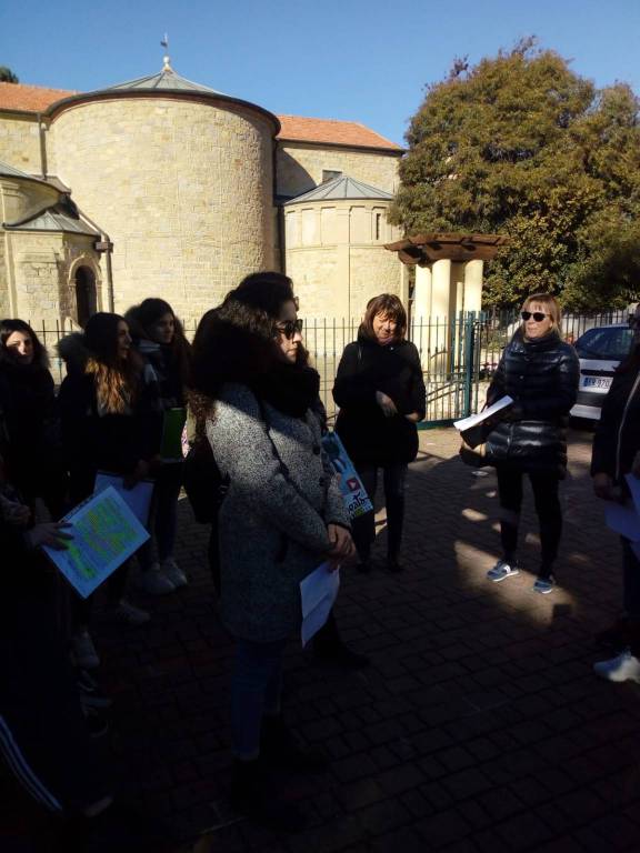 Una passeggiata culturale per gli studenti del Fermi di Ventimiglia e delle terze medie di Bordighera