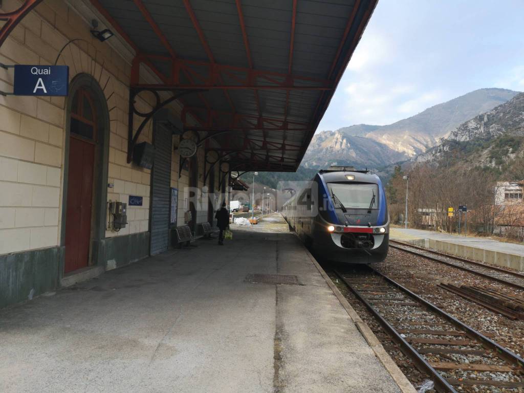 Cuneo-Ventimiglia: nuovi treni, bus e navetta per raggiungere il Parco delle Alpi Marittime e il Parco del Marguareis