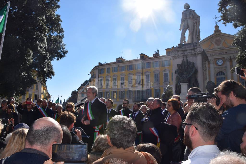 Nizza, francesi ed italiani si uniscono nel segno dell&#8217;amicizia tra popoli