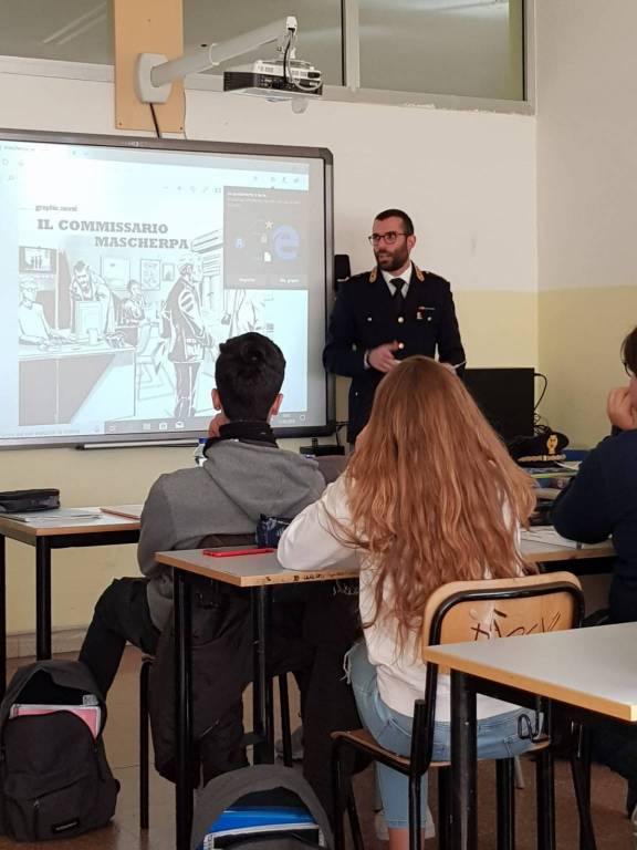 Riviera24- incontro studenti polizia 