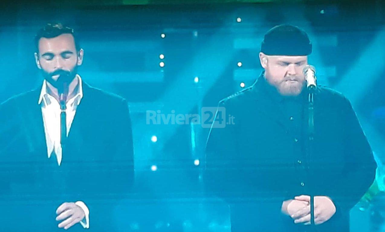 Standing ovation per Marco Mengoni e Tom Walker a #Sanremo2019