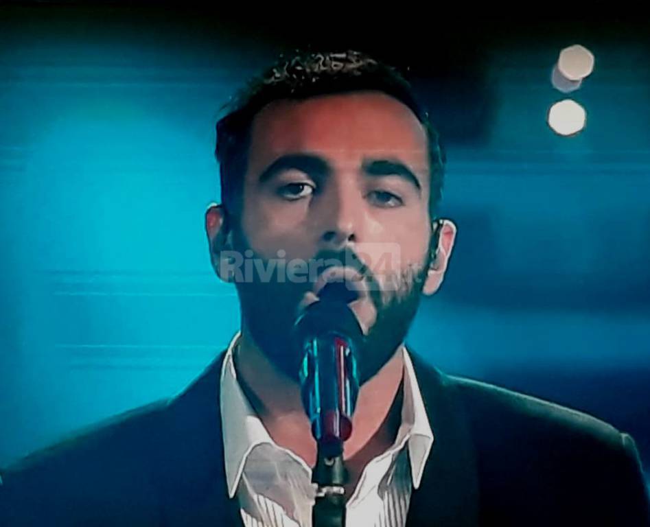 Standing ovation per Marco Mengoni e Tom Walker a #Sanremo2019