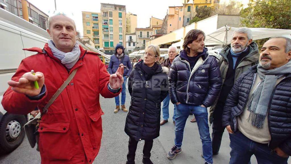 Sanremo, lavori al mercato annonario: ambulanti in rivolta. “Banchi chiusi a oltranza”