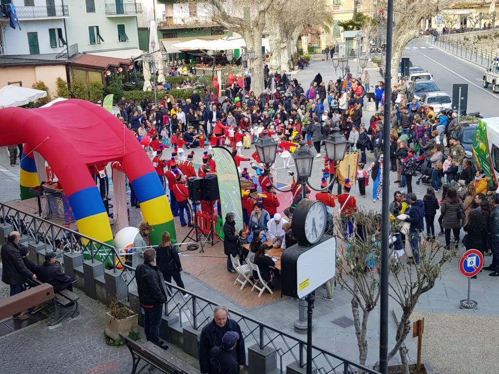 A Dolceacqua tanti bambini per la seconda edizione del carnevale