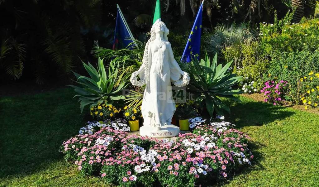 Nel primo giorno di primavera la statua della Dea Flora trova casa a Villa Ormond