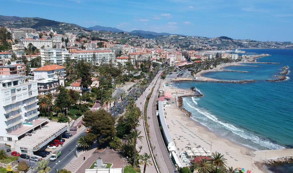 Sanremo, l’estate cortissima degli alberghi: a Ferragosto tutto esaurito ma dopo è navigazione a vista