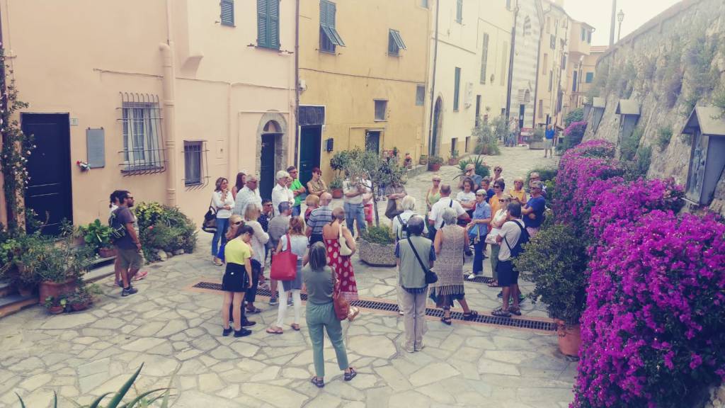 Imperia, successo per il “Giraparasio” a tema: Enzo Ferrari racconta il terremoto del 1887