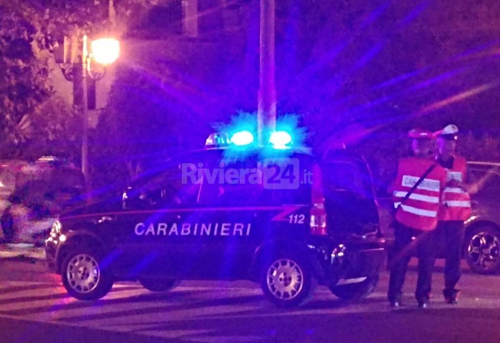 Taggia, escono di notte per bere e “sballarsi”: giovani denunciati dai carabinieri