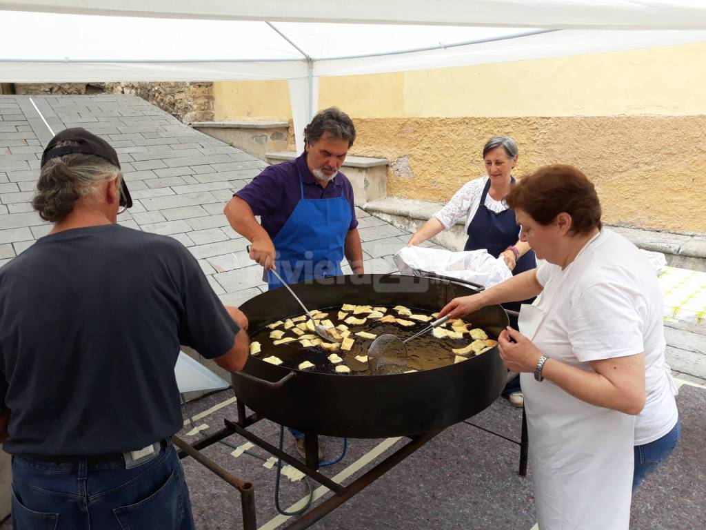 Vallebona, le immagini di “Verità, bugie e fior d’arancio”