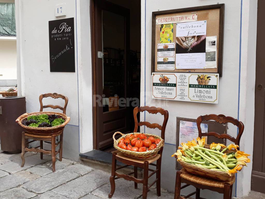 Vallebona, le immagini di “Verità, bugie e fior d’arancio”