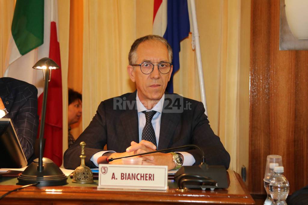 Frane a Sanremo, il sindaco Biancheri: «Siamo andati avanti tutta la notte per liberare le strade»