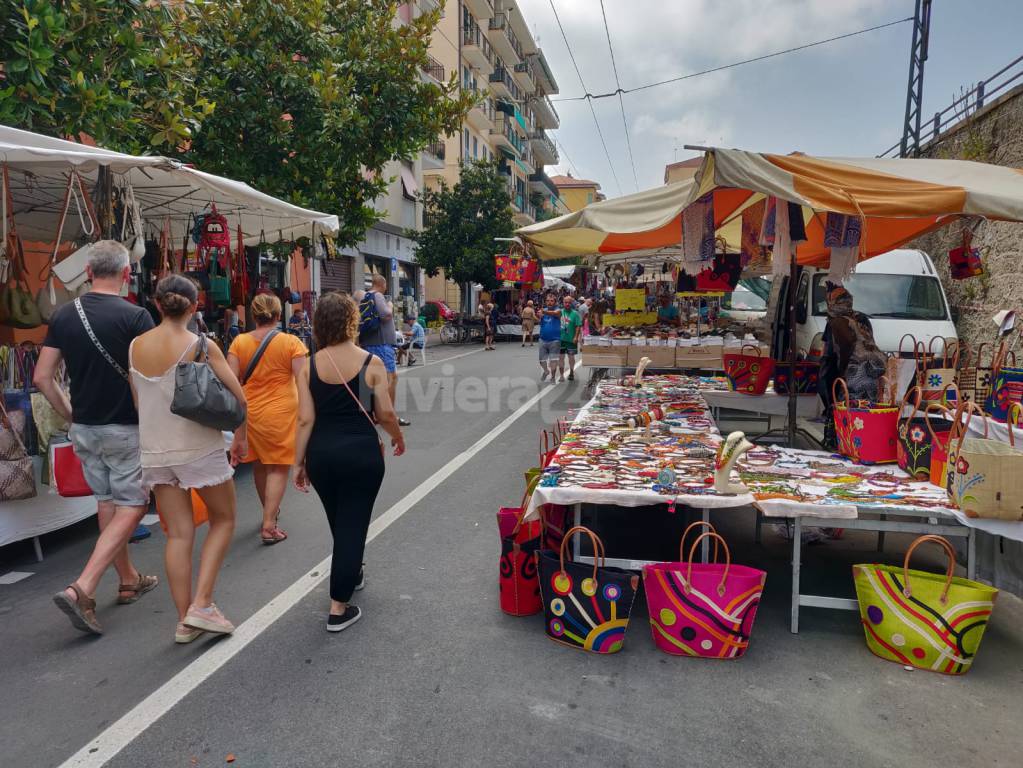 Ventimiglia, il cuore della città si trasforma in isola pedonale per la manifestazione “Domenica insieme”