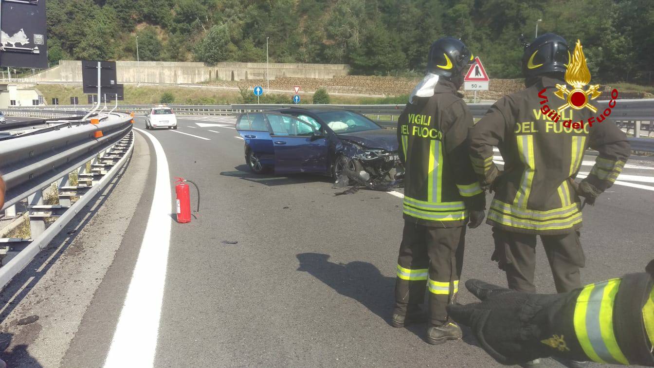 incidente autostrada vigili del fuoco  