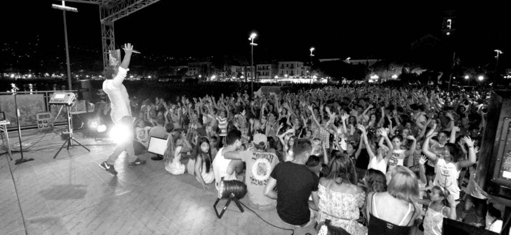 Diano Marina, grande blues al Molo delle Tartarughe con Paolo Bonfanti