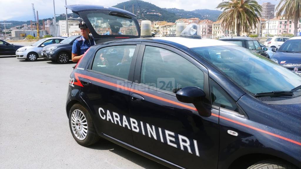 Imperia, blitz di carabinieri