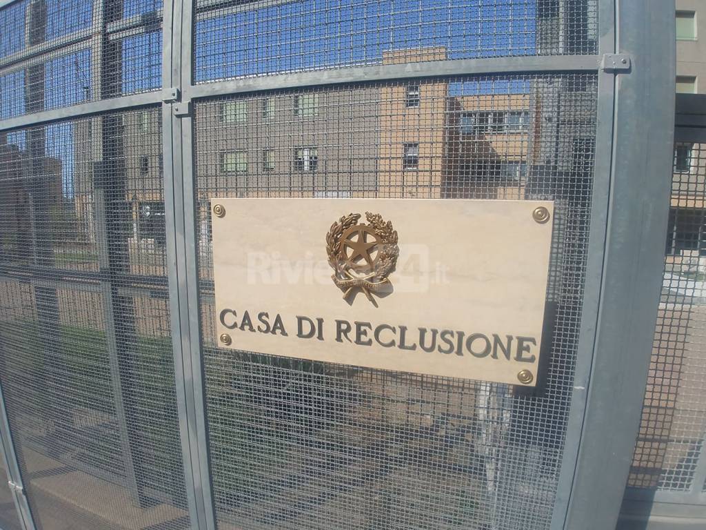 Carceri liguri, Pagani (Uil): «Schizzano i contagi, rendere mascherine Ffp2 obbligatorie»