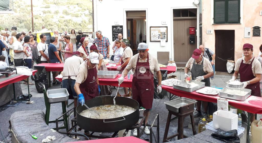 Vallebona, le immagini de ‘l’anciua in se crote’