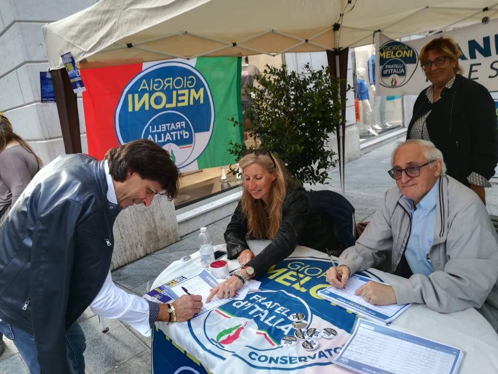 “No Ius Soli”, grande partecipazione al gazebo di Fratelli d’Italia a Sanremo